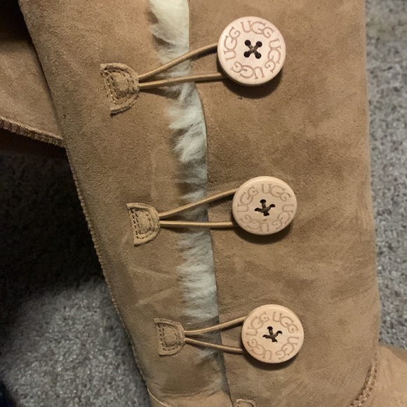 Ugg tall Bailey button triplet boots sz 8 - Picture 4 of 8
